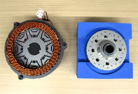 Toyota’s new magnet for electric motors can slash use of rare earth ...