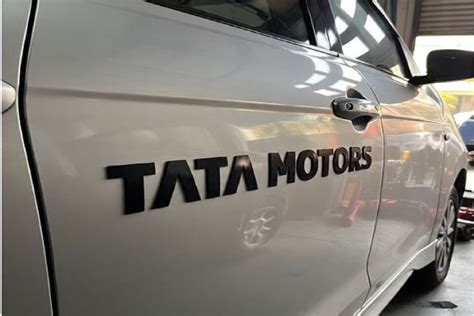 Tata Motors Share Price: होल्ड करो, एक भी शेयर मत बेचना! ये बड़ी खबर के ...