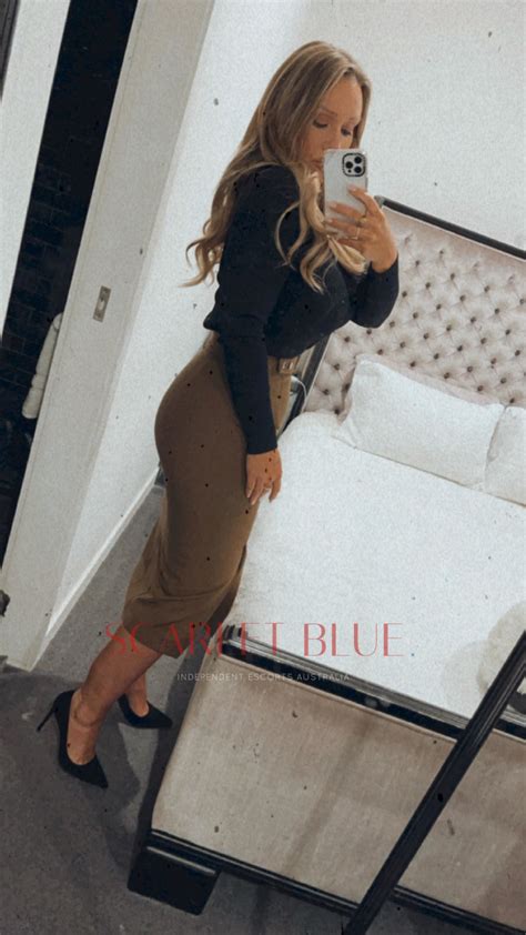 Camille Lorette independent private escort - Scarlet Blue