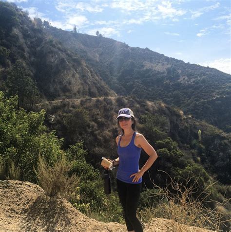 About Amazon France - About Amazon France Background Minimalist