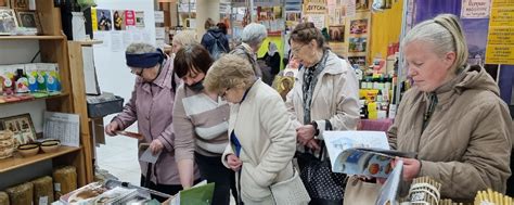 Монастырская лавка СПб. Ярмарка нового мёда. | Работает Ярмарка мёда ...