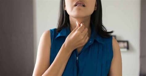 গলায় মাছের কাঁটা আটকে বিপত্তি? জানুন মুক্তির উপায়