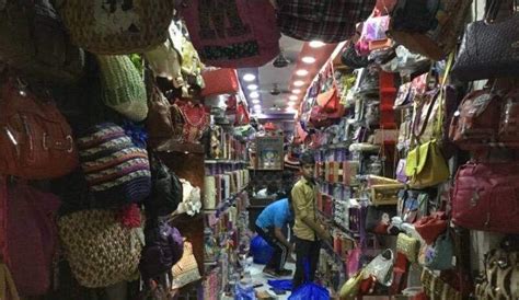 Nabi Karim Market For Cheap Bags | WhatsHot Delhi Ncr
