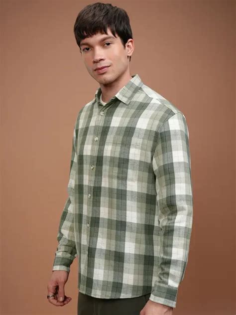 Highlander Men Off White Checked Oversized Fit Casual Shirt – Bee Young ...
