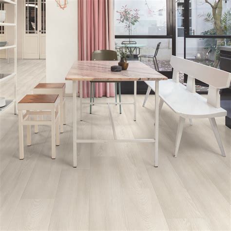 Quickstep Capture (Signature) White Premium Oak - One Stop Flooring