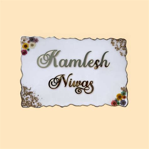 Buy Handcrafted Resin & Pressed Flower Nameplate Online On Zwende