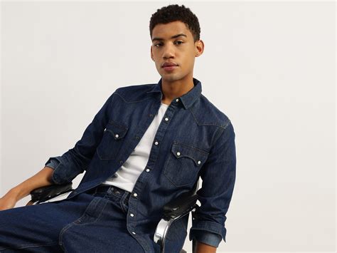 Regular Fit Spread Collar Solid Denim Shirt – United Colors of Benetton ...