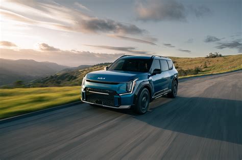 Made-in-USA Kia EV9 Debuts in New York With Up to 300 Miles of Range - autoevolution
