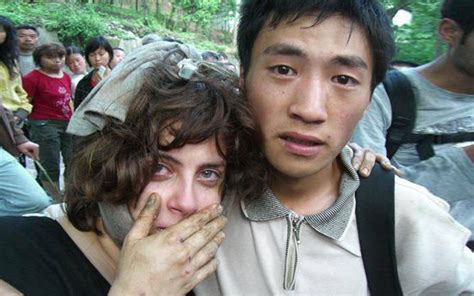 08年汶川地震，四川小伙救下以色列女孩，为了报恩女孩苦寻他13年_哔哩哔哩_bilibili