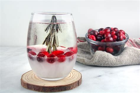 Snow Globe Cocktail Recipe: How to Make It