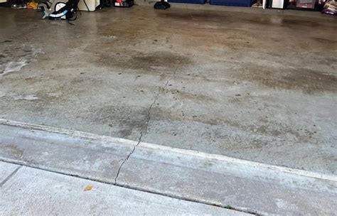 Understanding Foundation Cracks: Types, Causes And Solutions | Pinnacle ...