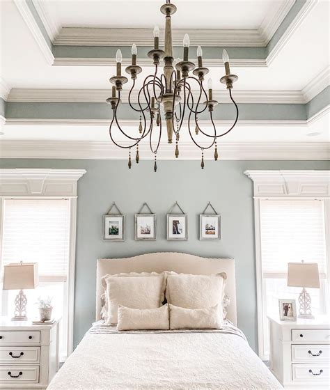 35 Dreamy Bedroom Chandelier Ideas That Pop