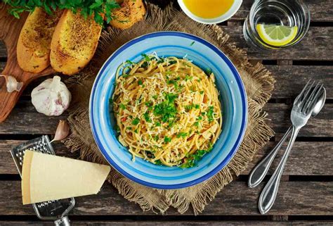 Minimum Ingredients, Maximum Twirl: Restaurants Serving the Best ...