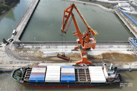 福建宁德：港口装运货物忙_腾讯新闻
