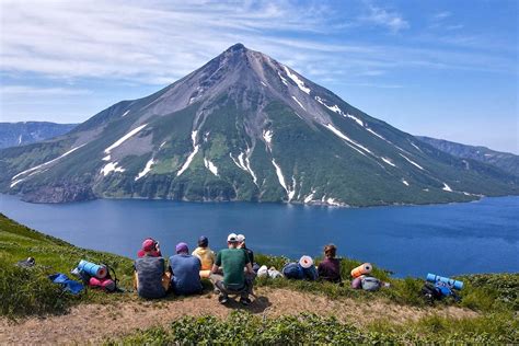 Тур на Северные Курилы: посетим 6 островов и 9 вулканов
