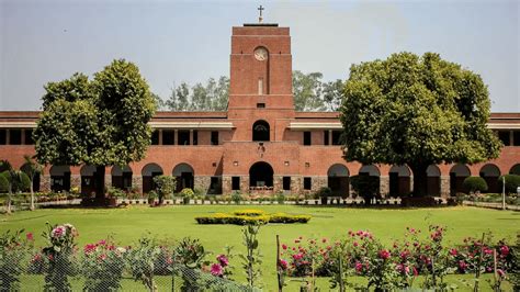 8 Indian colleges that served as cinematic backdrops for Bollywood ...