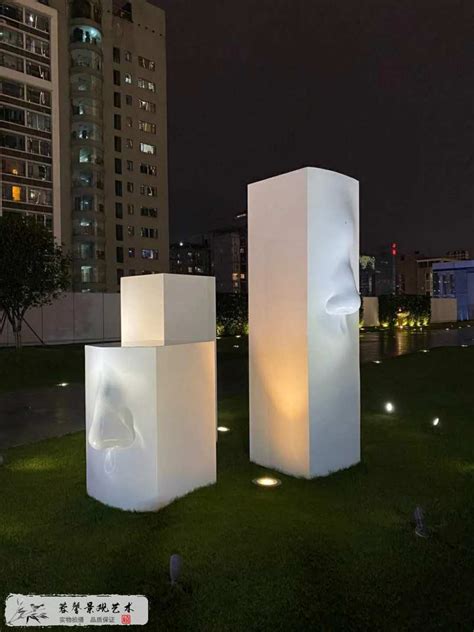 长沙IFS玻璃钢雕塑商业美陈发光装置案例-商业美陈-蓉馨景观艺术