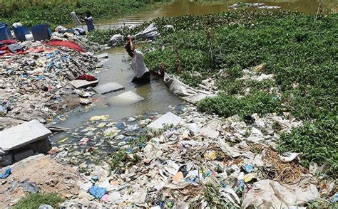 450-Year-Old Hussain Sagar Lake In Hyderabad Has Become So Polluted ...