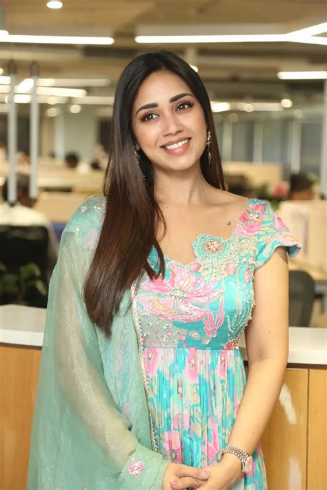 Das Ka Dhamki : దాస్‌తో ప్రెస్ మీట్ లో సందడి చేసిన నివేత పేతురేజ్..