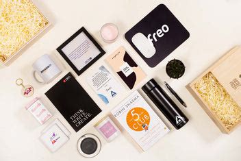 Corporate Gifts - Premium Corporate Gift Hampers & Boxes Online in ...