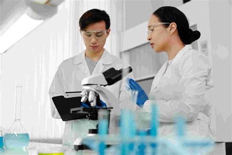 Lab Tech Colleges 的图像结果