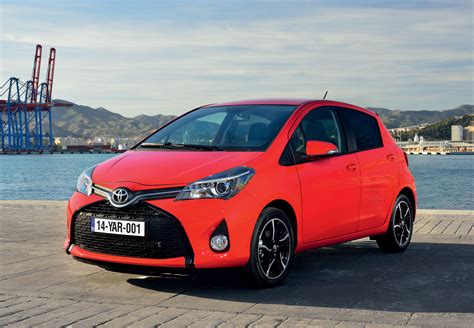 Toyota Yaris III Restyling 2014 - now Hatchback 3 door :: OUTSTANDING CARS