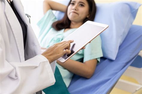 Patient fell worry | Premium Photo