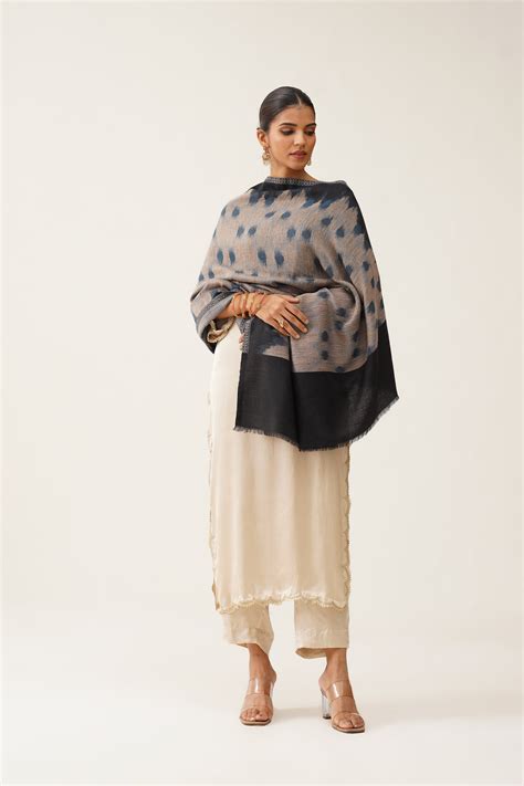 Lalina Ikat Woollen Shawl