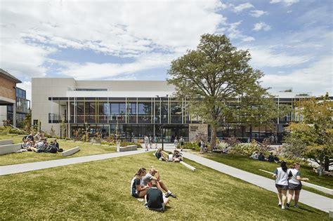 MLC’s Nicholas Learning Centre, Melbourne, reflects contemporary ...