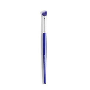 Makeup Revolution Brush Queen Fluffy Blending Brush, Multi : Amazon.in ...