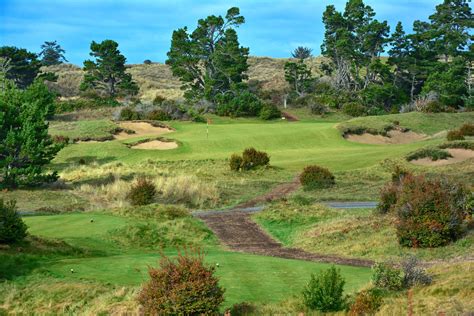 Bandon Trails, Bandon, Oregon - Golf course information and reviews.