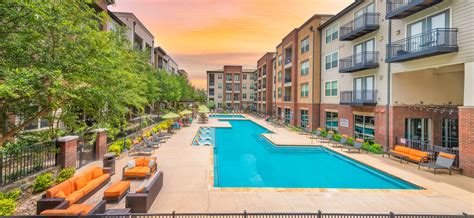 MAA Market Center | Luxury Apartments in Plano, TX | MAA