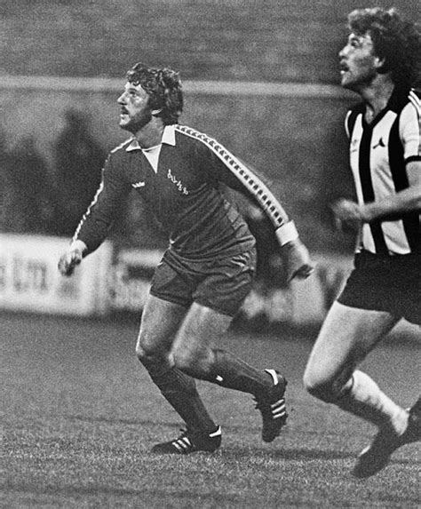 Ian Botham plays football for Scunthorpe United | ESPNcricinfo.com