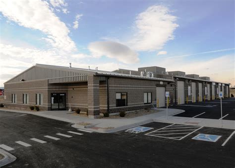 Commercial Retail Building Images 的图像结果