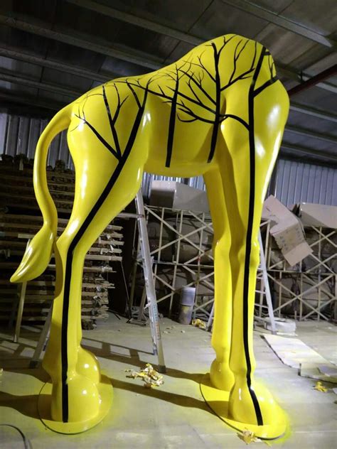 广东深圳联兴玻璃钢雕塑工厂专业定制户外玻璃钢动物雕塑大长颈鹿-阿里巴巴