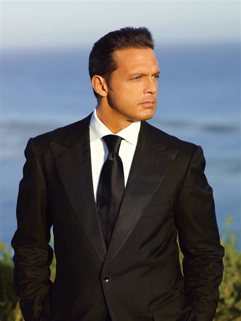 Luis Miguel | Artist | GRAMMY.com
