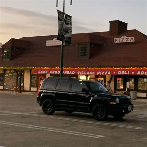 LAKE ARROWHEAD VILLAGE PIZZA, DELI & ARCADE - Commander en ligne - Menu ...