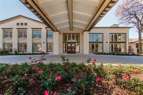 Floor To Ceiling Windows Apartments Dallas