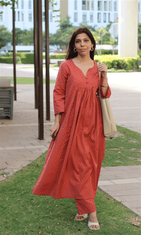 Cotton Flex Burnt Orange Buttoned Pleated Co-ord – Baareeki