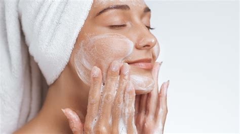 How to Use Nose Strips for Blackheads: A Step-by-Step Guide