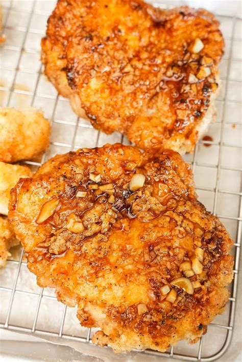Honey Garlic Chicken (SO CRISPY!) in 20 Minutes (VIDEO) - CJ Eats Recipes