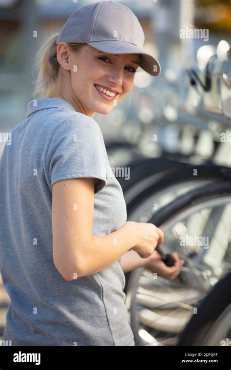 Woman Using Pump 的图像结果
