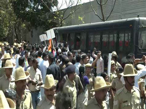 Karnataka: Congress protests against BJP minister Ashwathnarayan's ...