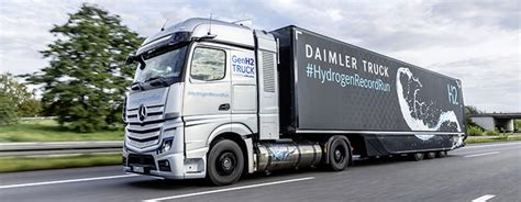 Daimler Truck receives government funding for fuel cell trucks ...
