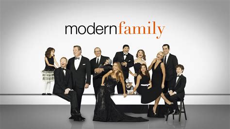 When Does Modern Family Season 9 Start? Premiere Date (Renewed Through ...