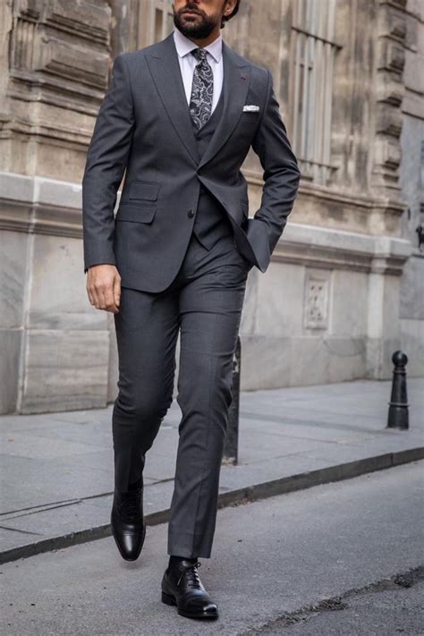 Gentleman Suit 的图像结果