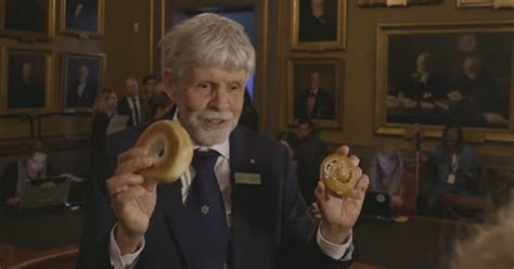 Watch: Only bagels and buns can explain the complicated physics that ...