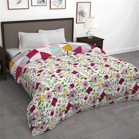 180 GSM Pink Geometric Microfiber Fusion Reversible Double Comforter ...