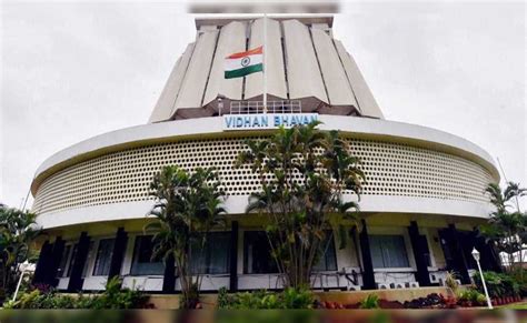 महाराष्ट्र विधान परिषद चुनाव : 11 सीट की लड़ाई, जीत के लिए मंथन कर रही ...