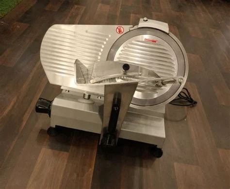 Meat Processing Equipment - Bresco Meat Cutting / Bone Saw Machine BS ...